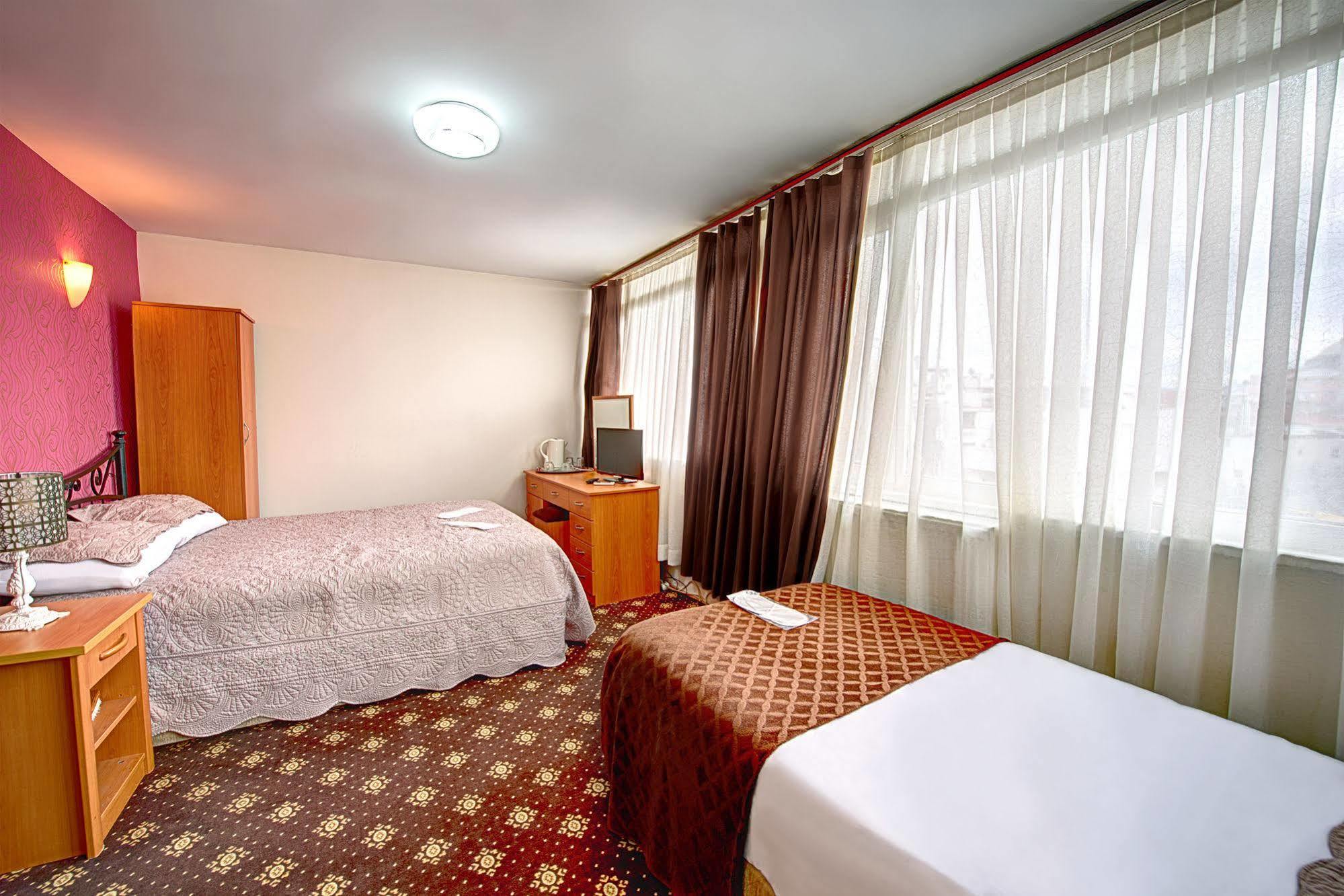 アクデニズ ホテル イスタンブール エクステリア 写真